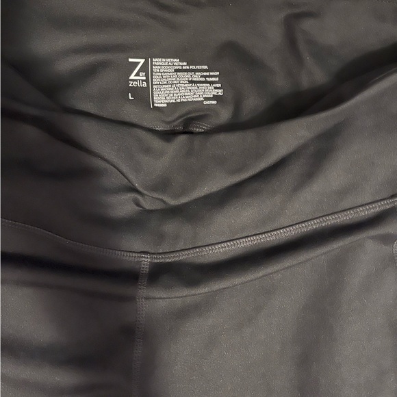 NWT Z by Zella cropped leggings with side pocket. Black size L - Picture 5 of 5